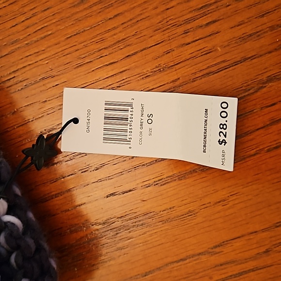 NWT BCBG Pom Hat - Picture 4 of 5